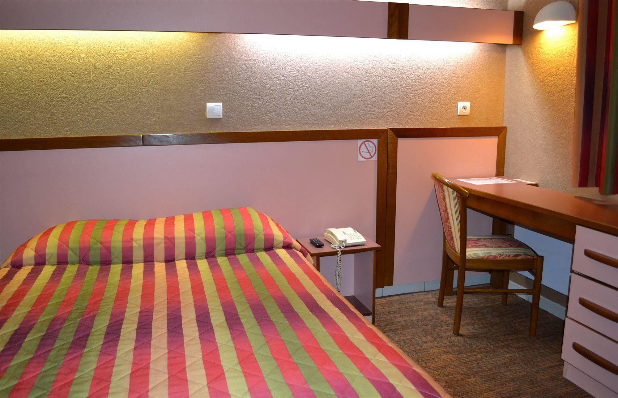 Hotel Siatel Besancon Chateaufarine Екстериор снимка